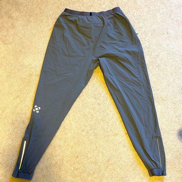 Lululemon surge jogger (Seawheeze 2021 limited edition) - Picture 2 of 7
